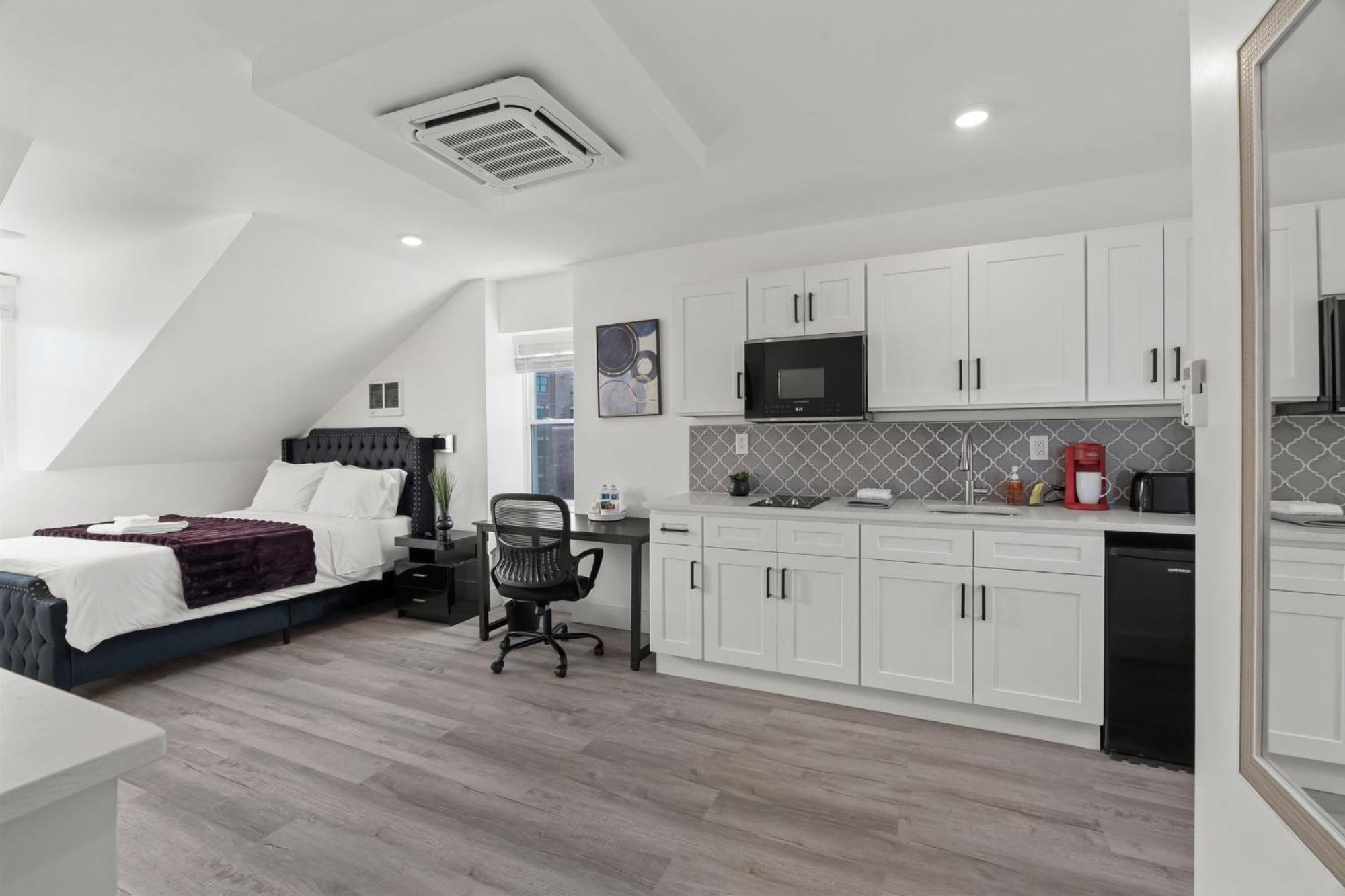 New Season Royals, Airport West Hotel Chester Phòng bức ảnh