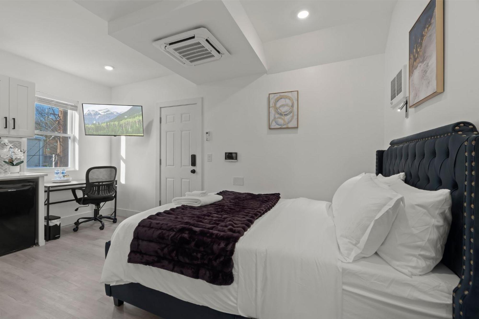 New Season Royals, Airport West Hotel Chester Phòng bức ảnh