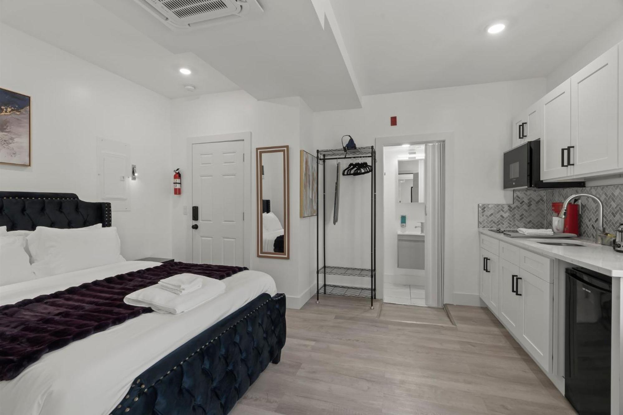 New Season Royals, Airport West Hotel Chester Phòng bức ảnh