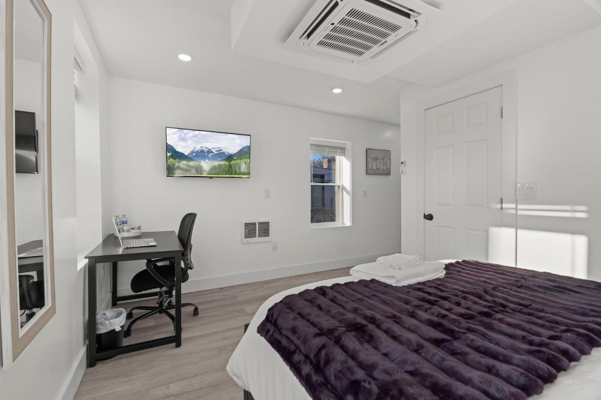 New Season Royals, Airport West Hotel Chester Phòng bức ảnh