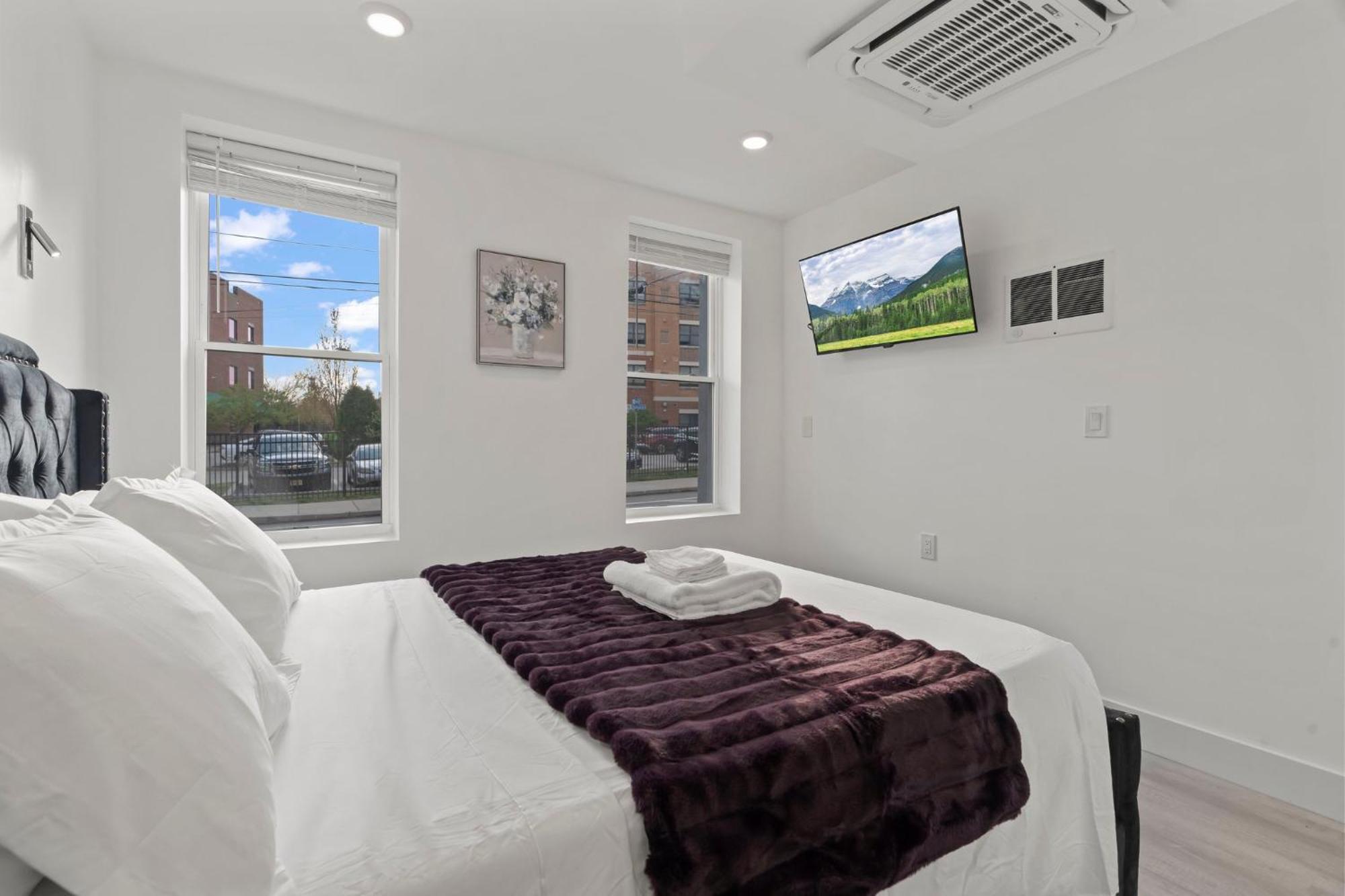 New Season Royals, Airport West Hotel Chester Phòng bức ảnh