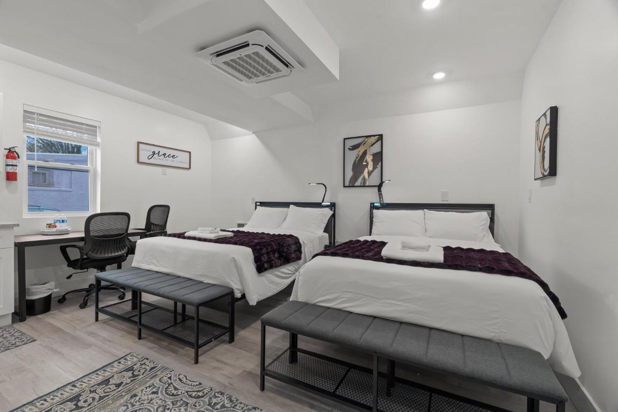 New Season Royals, Airport West Hotel Chester Ngoại thất bức ảnh
