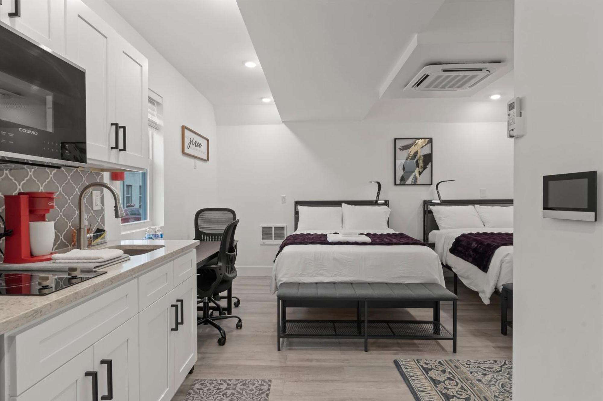 New Season Royals, Airport West Hotel Chester Phòng bức ảnh